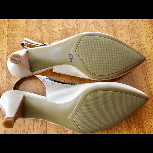 Vigotti Black and Tan Slingback Heels - Picture 6 of 8